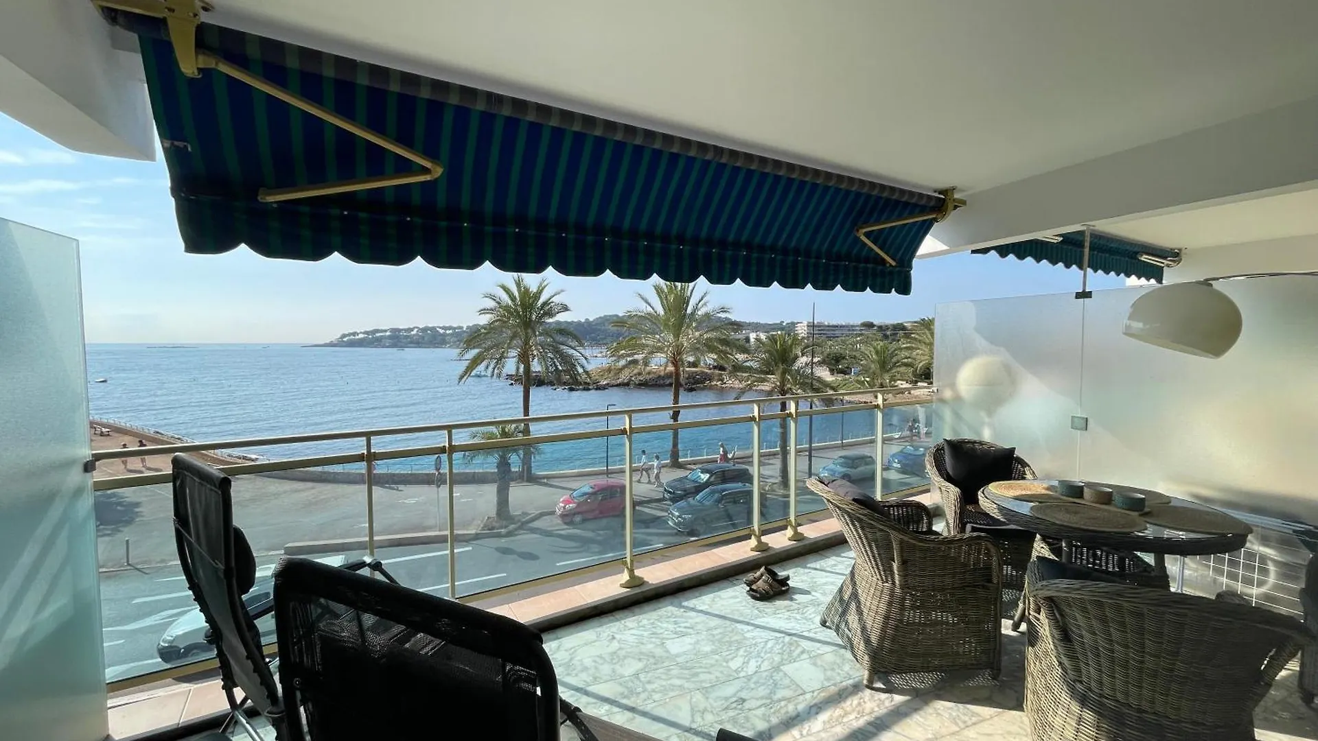 Appartement Antibes Terrasse En Front De Mer France