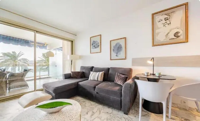 Appartement Antibes Terrasse En Front De Mer France